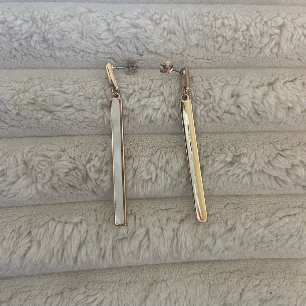 Post back white & gold bar earrings